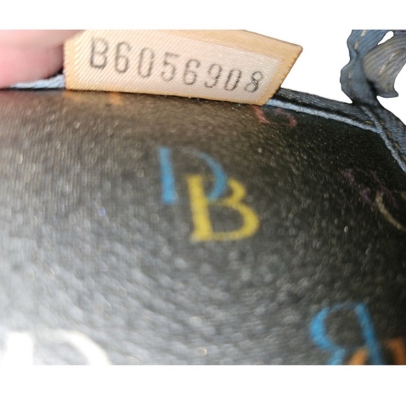 Vintage Dooney and Bourke purse - Picture 10 of 11